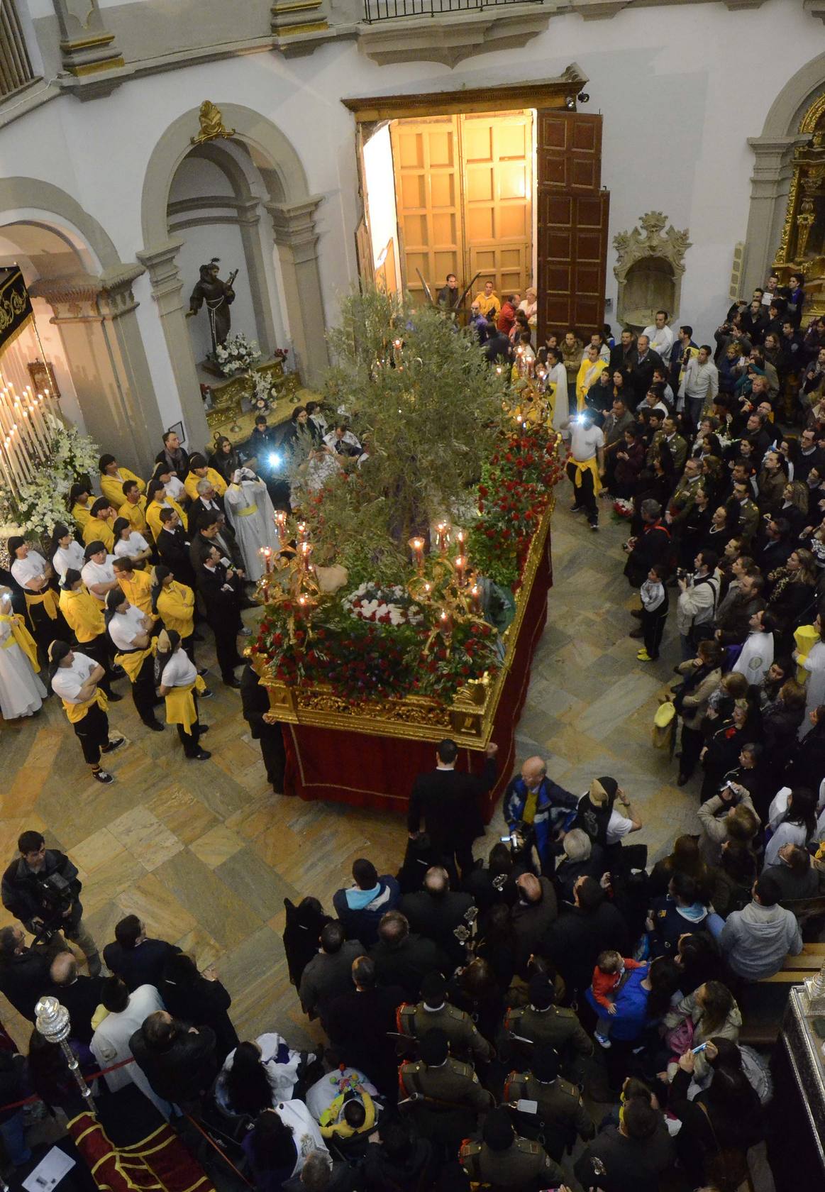 LUNES SANTO EN BADAJOZ | La lluvia obliga a suspender la procesión del Lunes Santo