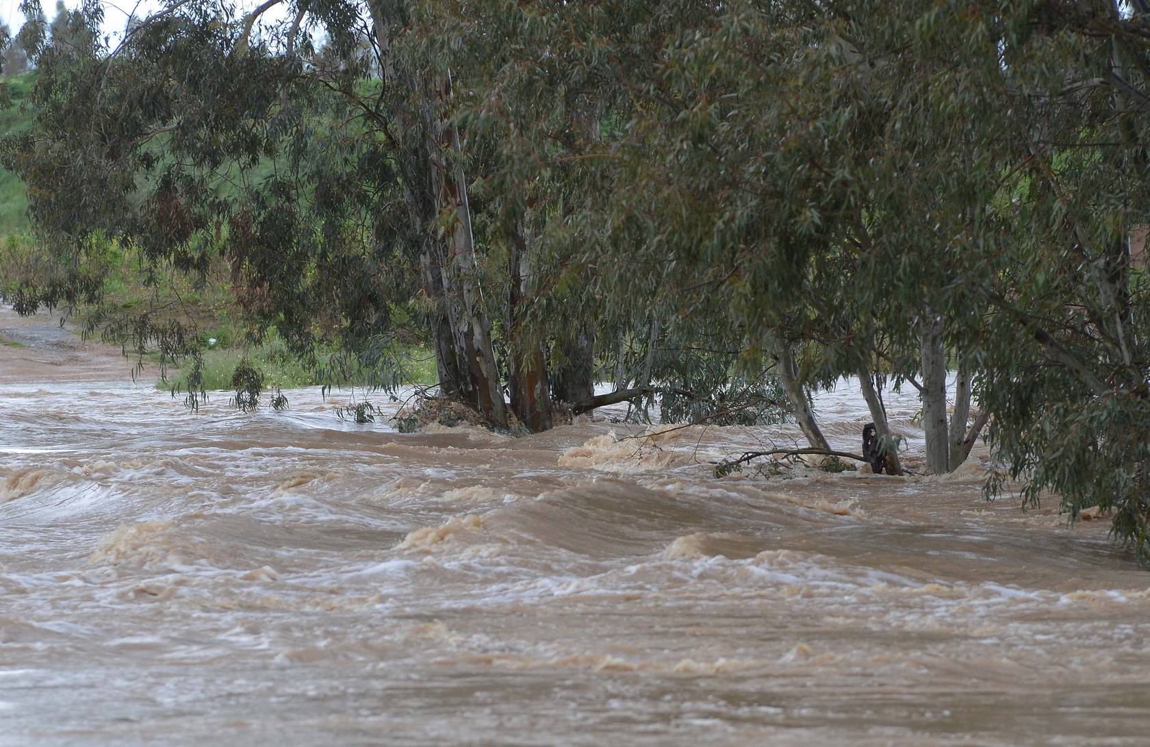 El Guadiana continúa subiendo a su paso por Badajoz