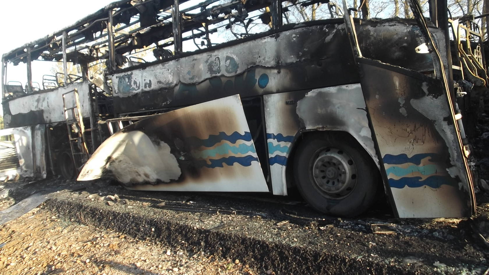 Arde un autobús de línea que se dirigía a Cáceres con 23 pasajeros