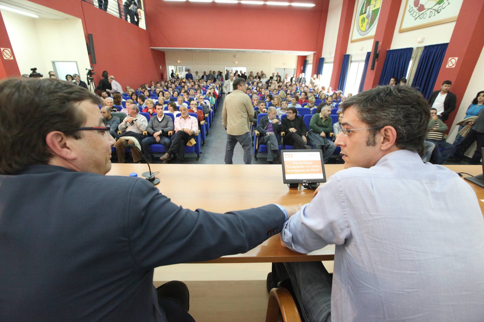 El PSOE cacereño abre las puertas a Eduardo Madina