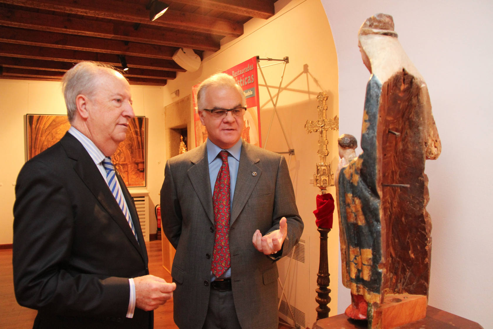 Exposición de obras documentales y artísticas de la Diócesis, en la Fundación Mercedes Calles